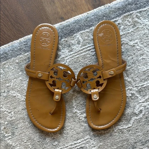 Tory Burch Tan Miller Sandals with Signature Logo Medallion - Picture 2 of 3